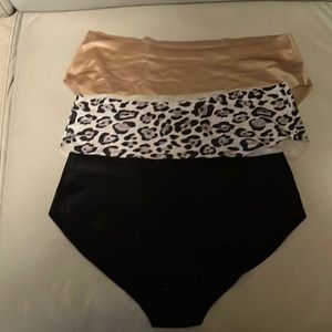 Victoria’s Secret Hiphugger Classic No Panty Line Panties